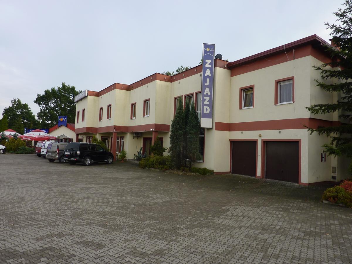 Restauracja - Hotel Nova Skepe Ngoại thất bức ảnh